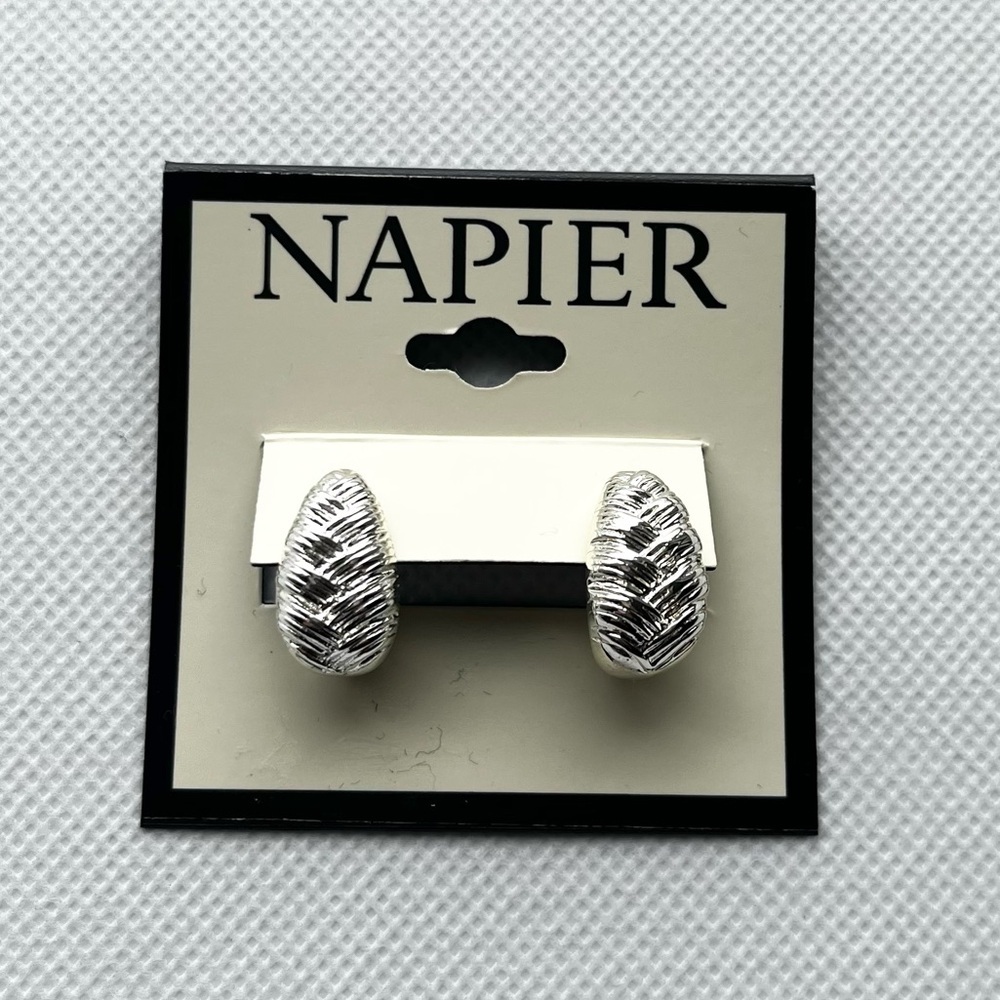 NAPIER- NWT Silver Chunky Earrings